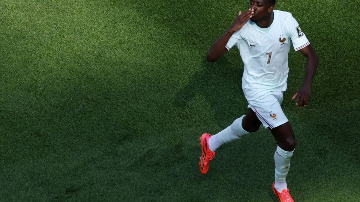 Frankreich im WM-Halbfinale! Mbappé trifft und muss verletzt raus - BILD